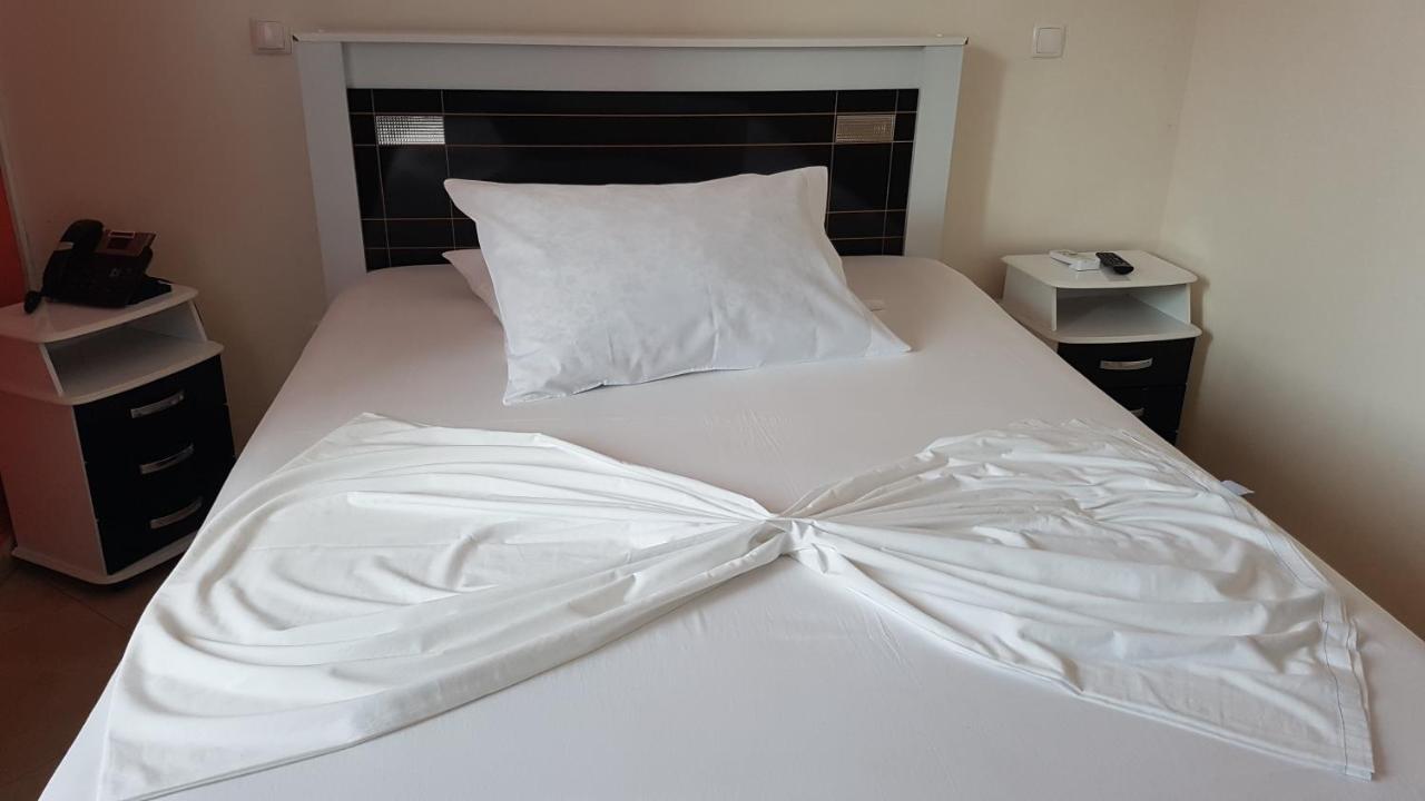 Ocean View & Restaurante Seafood Hotel